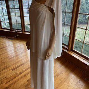 * SL Fashions Ivory Crepe Sleeveless Gown with Cape Bridal Wedding Dress Size 12